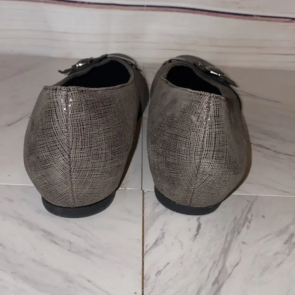 Munro Silver Buckle Flats 7.5 Like New